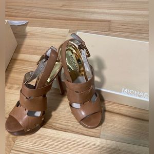 Michael Korrs, Brown heels, size 7